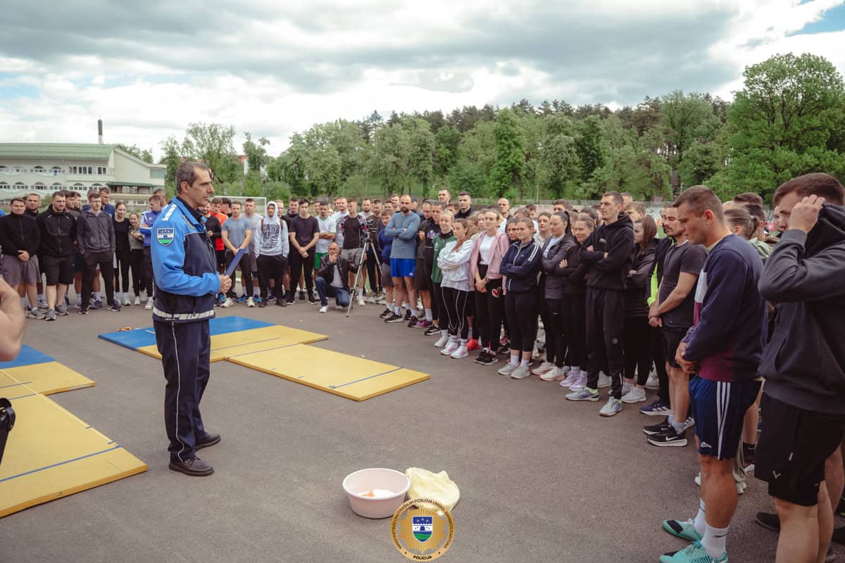 Na stadionu “Jedinstvo” u Bihaću održano testiranje fizičke spreme za buduće policijske kadete MUP-a USK