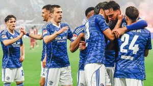 Šalke savladao Fortunu i osigurao povratak u Bundesligu, Edin Džeko se vratio nakon povrede i dočekan gromoglasnim aplauzom