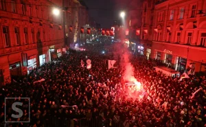 Općina Vitez zabranila fan zonu, a onda se javio jedan Ivan: “Gledamo kod mene, ponesite ljiljane!”