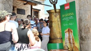 U Sent Luis stiže najveća džezva na svijetu: Besplatna bosanska kafa za 8.000 ljudi uoči utakmice BiH i Paname