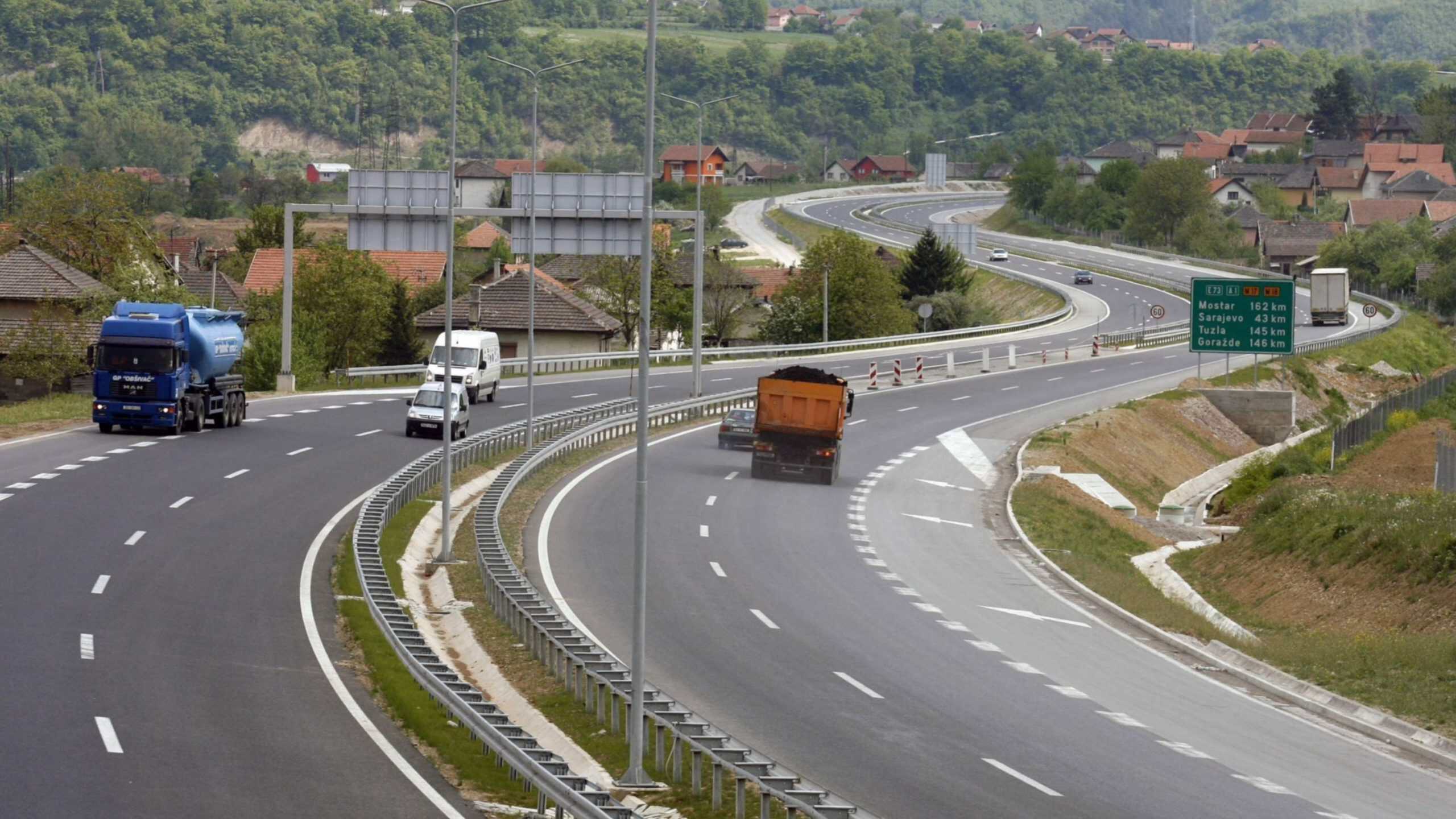 Povoljni uvjeti za vožnju, tokom dana očekuju se gužve prema jugu BiH