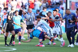 Ružne scene: Argentinci nasrnuli na Španjolce, nastradao i Dani Olmo!