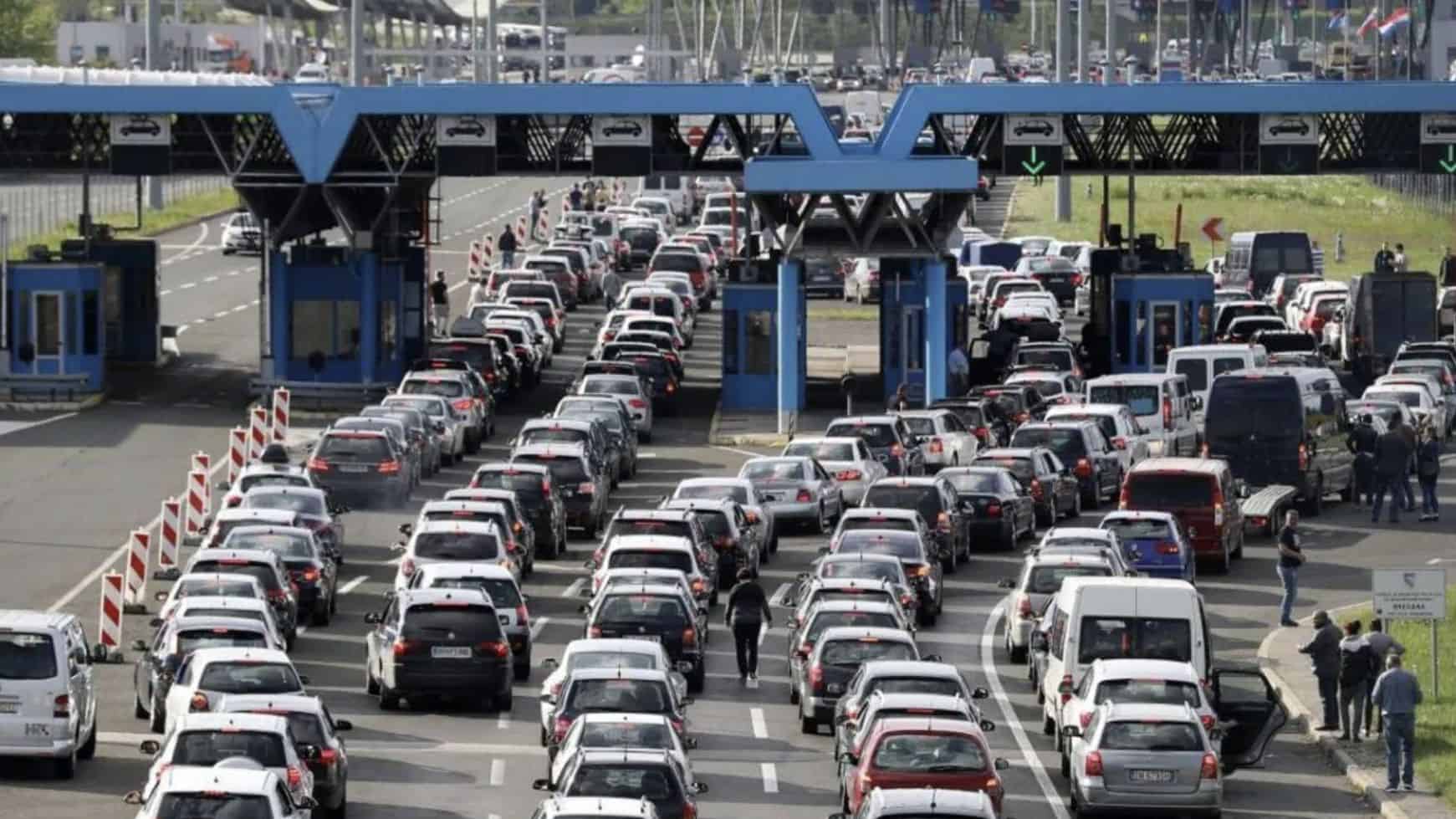 Ako ste krenuli danas na put, obratite pažnju: Duge kolone na više graničnih prelaza