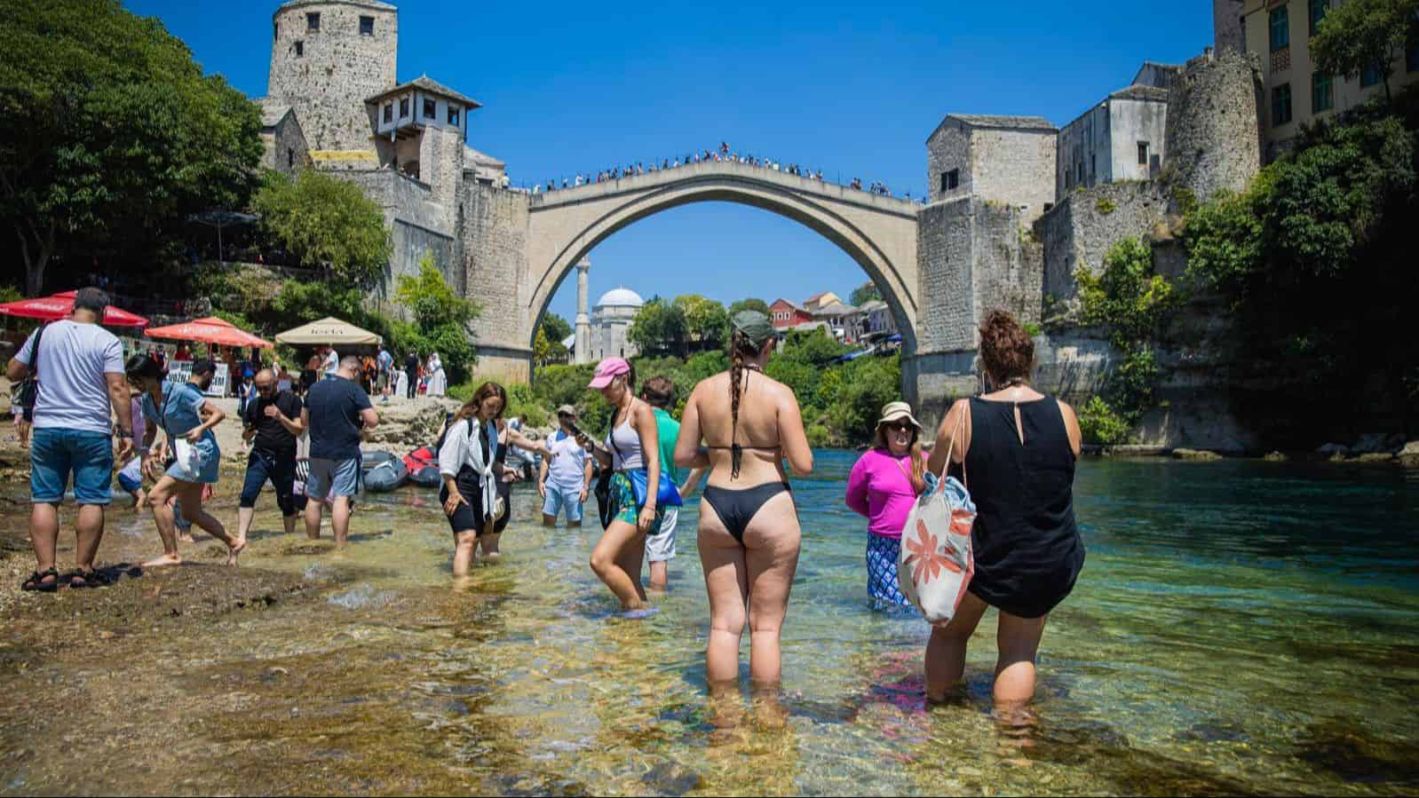 Danas u BiH sunčano i vrlo toplo, na jugu temperature do 40 stepeni