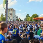 Alajbegović izazvao oduševljenje u Bugojnu, dočekali ga brojni navijači u dresovima BiH