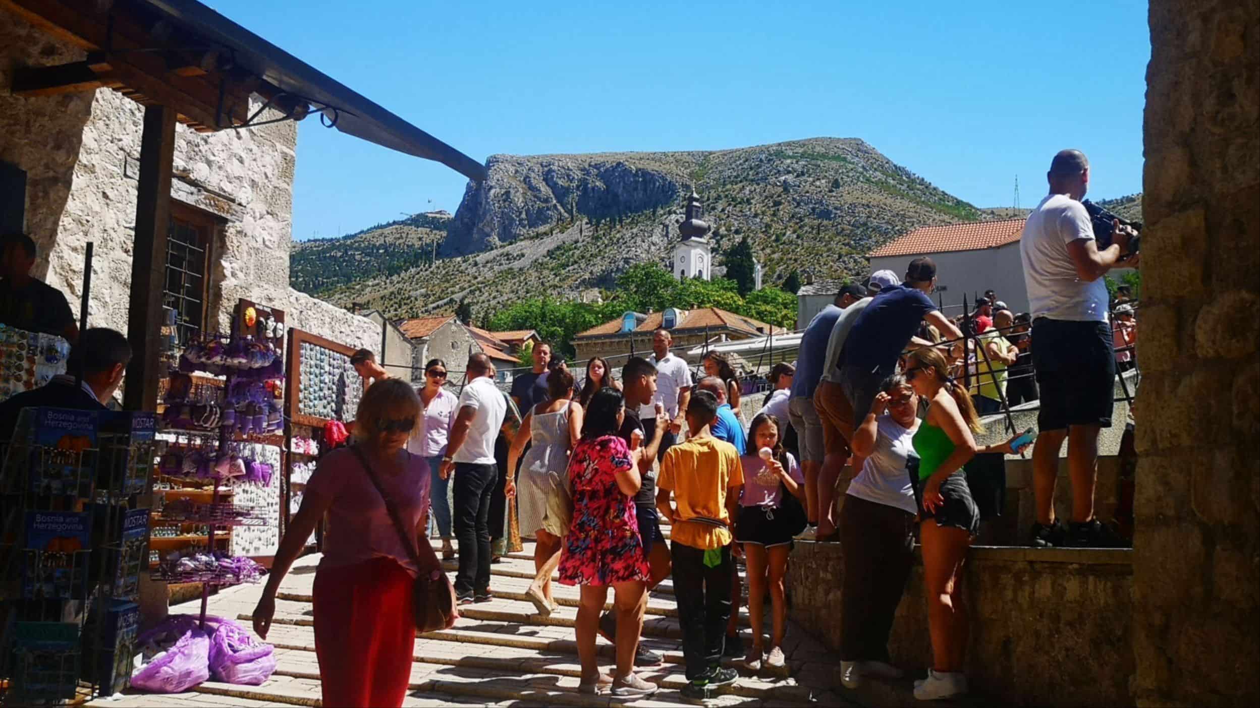 Danas u BiH pretežno sunčano i veoma toplo: Temperature do 40 stepeni, mogući pljuskovi