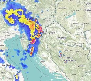 “Ubojica ljeta” je tu – stižu kiša i grmljavina!